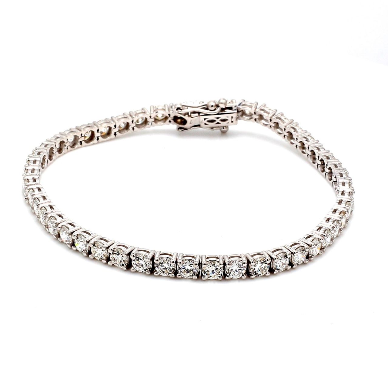 7' Tennis bracelet with 4-prong set (47) round diamonds.  D7.54ct.t.w.