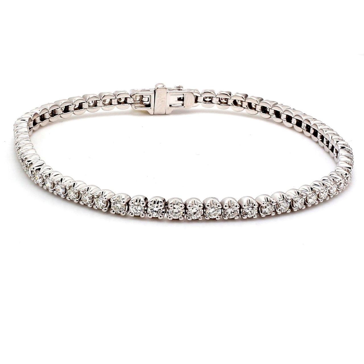 7' Tennis bracelet with crown head prong set (76) round diamonds.  D2.92ct.t.w,