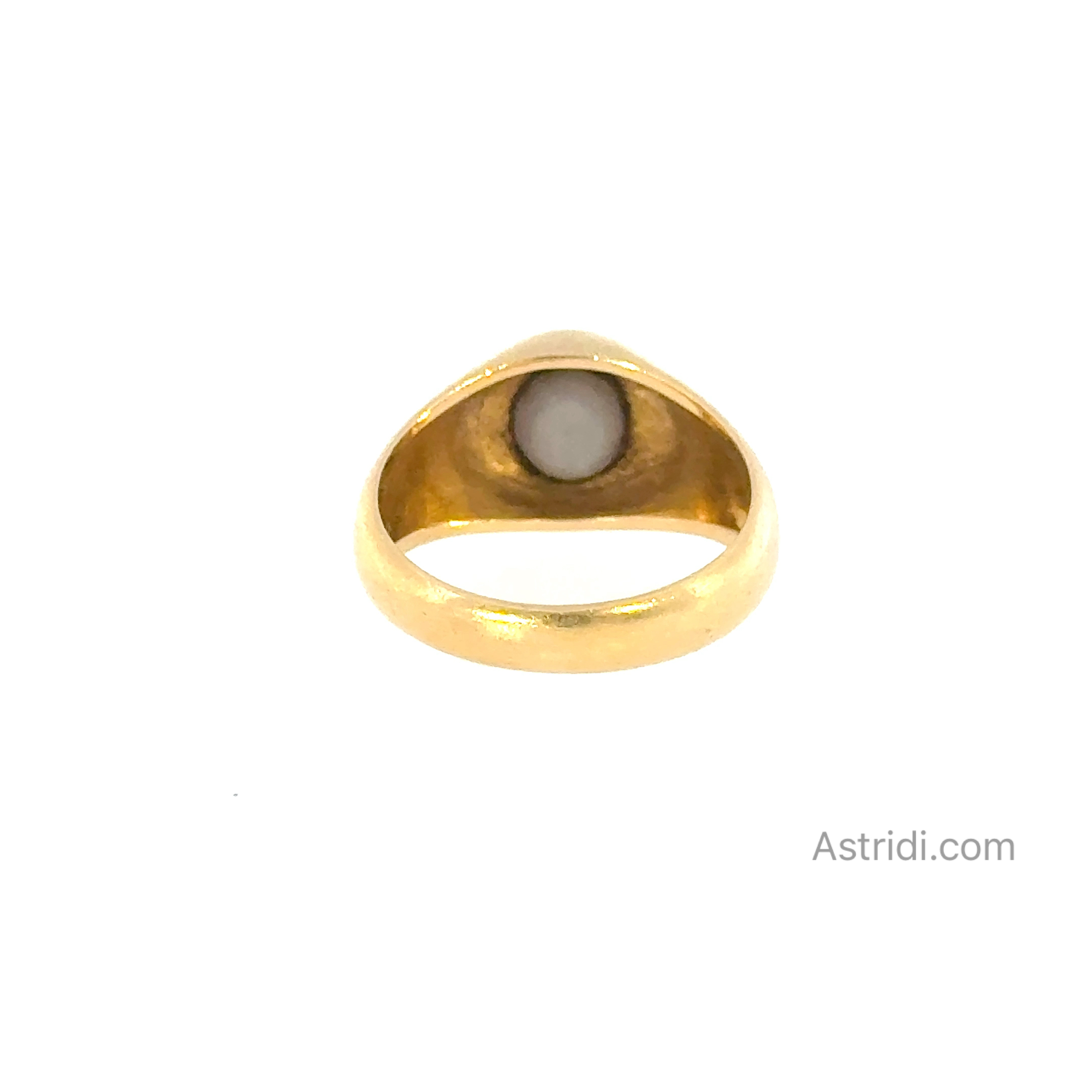 Star Moonstone Ring in 18k gold