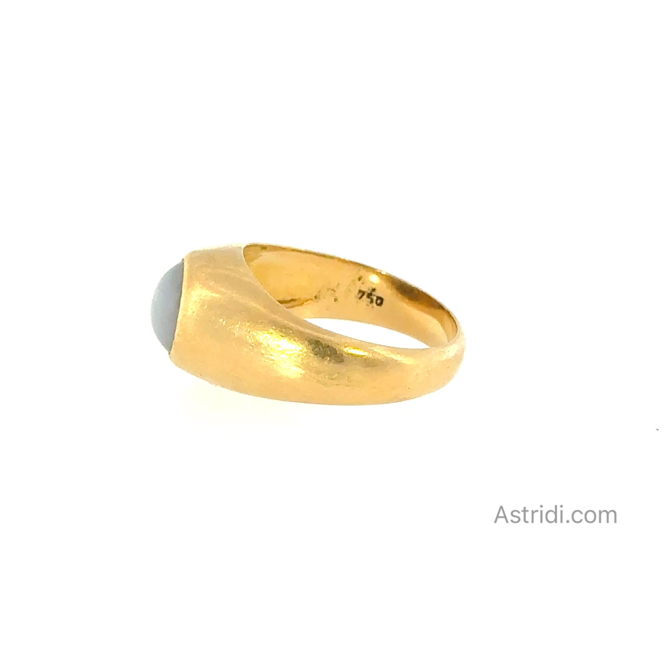 Star Moonstone Ring in 18k gold